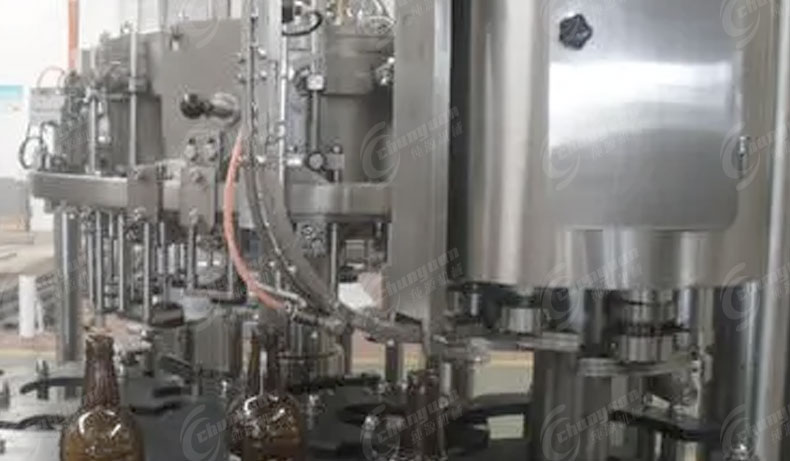 塑料瓶啤酒灌装机-3 塑料瓶啤酒灌装机-3